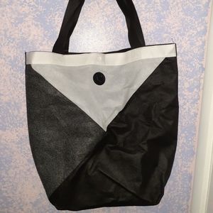 Lulu lemon tote bag